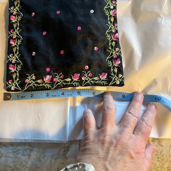 Small Black floral purse - Picture 4 of 6